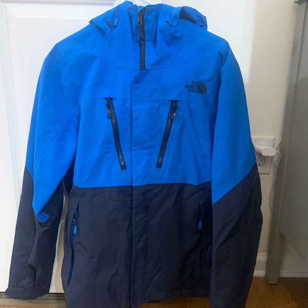 North Face Chakal ski / snowboard jacket, size medium, blue and navy